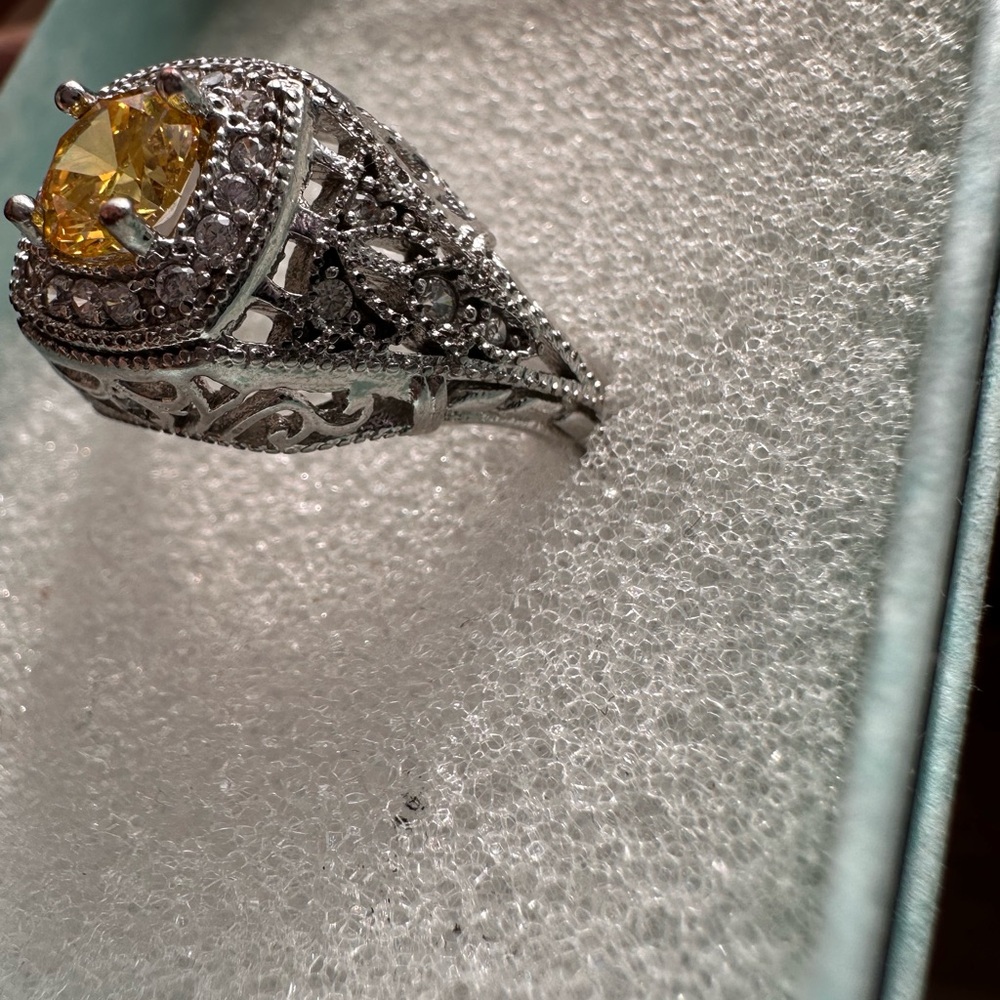 Elegant Sterling  Silver and Yellow Gemstone Ring - Picture 9 of 12